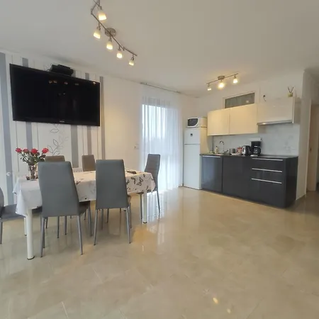 Jenna - Sindy Apartament Balatonszarszo