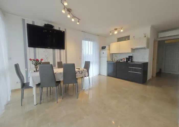 Jenna - Sindy Appartamento Balatonszarszo